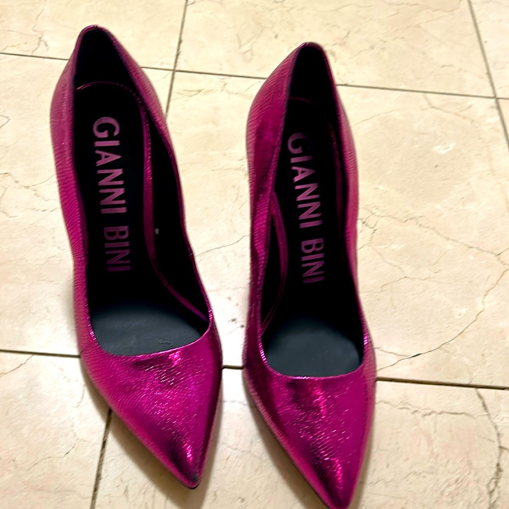Hot Pink Pumps - Valentine’s Day 💗